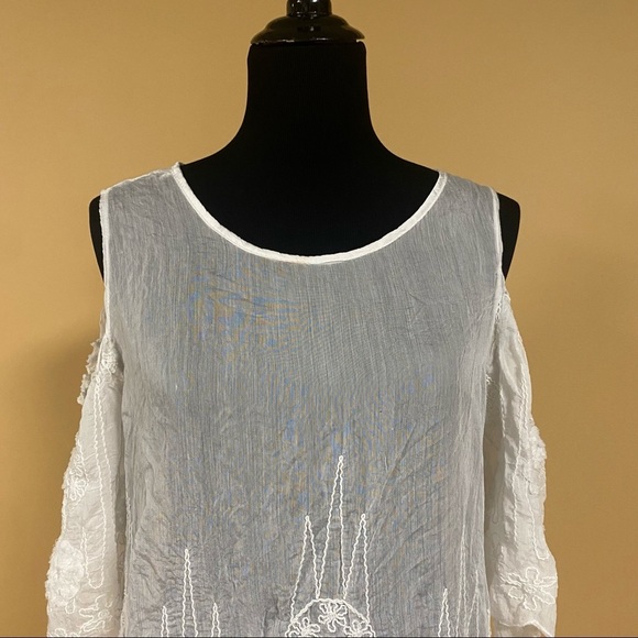 Le Marais Paris White Floral Lace Cold Shoulder Sheer Blouse Top Size XL - Picture 3 of 10